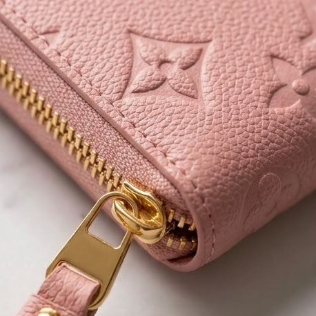 Wallet Louis Vuitton pink