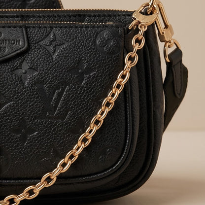 Monogram Multi Pochette Accessoires black